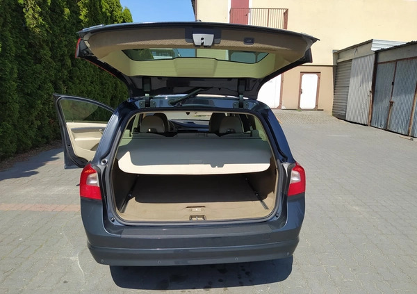 Volvo V70 cena 39500 przebieg: 192000, rok produkcji 2009 z Garwolin małe 137